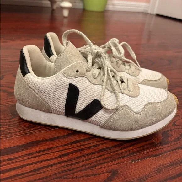 Veja White and Black Women's Sneakers - Picture 2 of 4